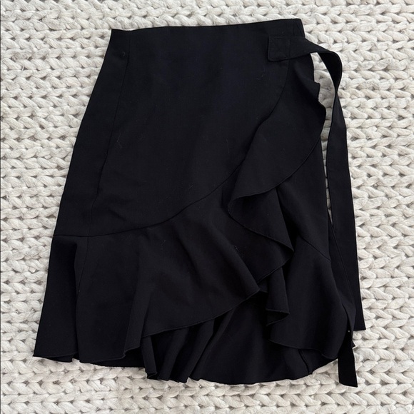 H&M Black Wrap Mini Skirt - Picture 1 of 2
